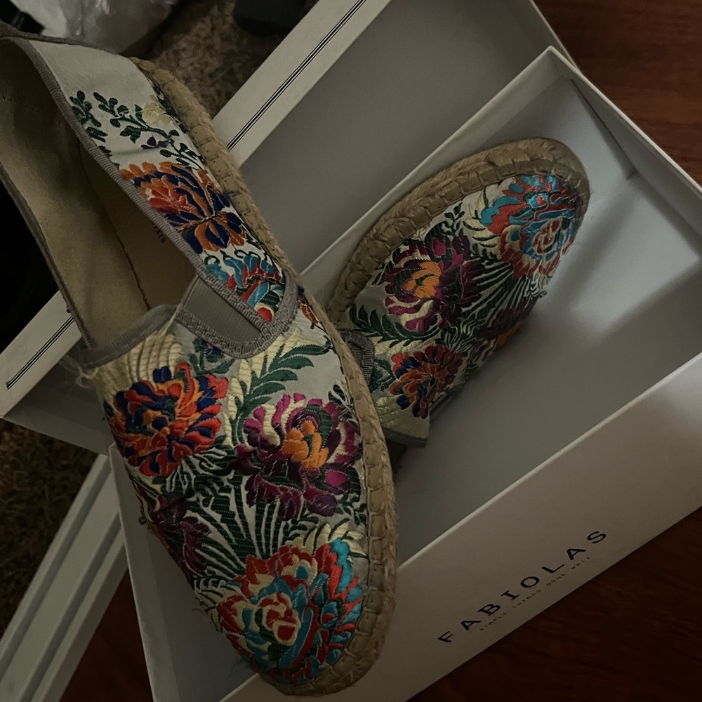 Gray Espadrilles with Artistic Design
